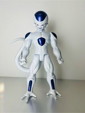 Dragonball  Frieza 12” Action Figure Loose. Good Conditions. Used.